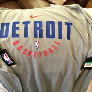 Detroit Pistons long-sleeve Nike DriFit t-shirt